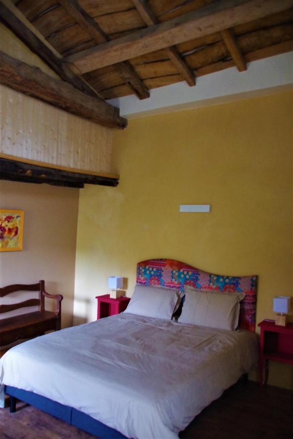 Bed and Breakfast Le Vieux Pont Saint-Julien  Екстер'єр фото